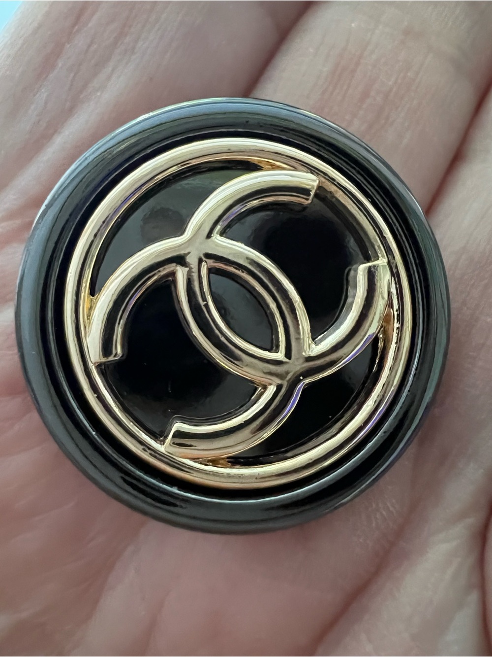 Set of 6-25 mm/DK Grey-black metal/gold Cclogo/trim/ShankedButtons/SharpLooking